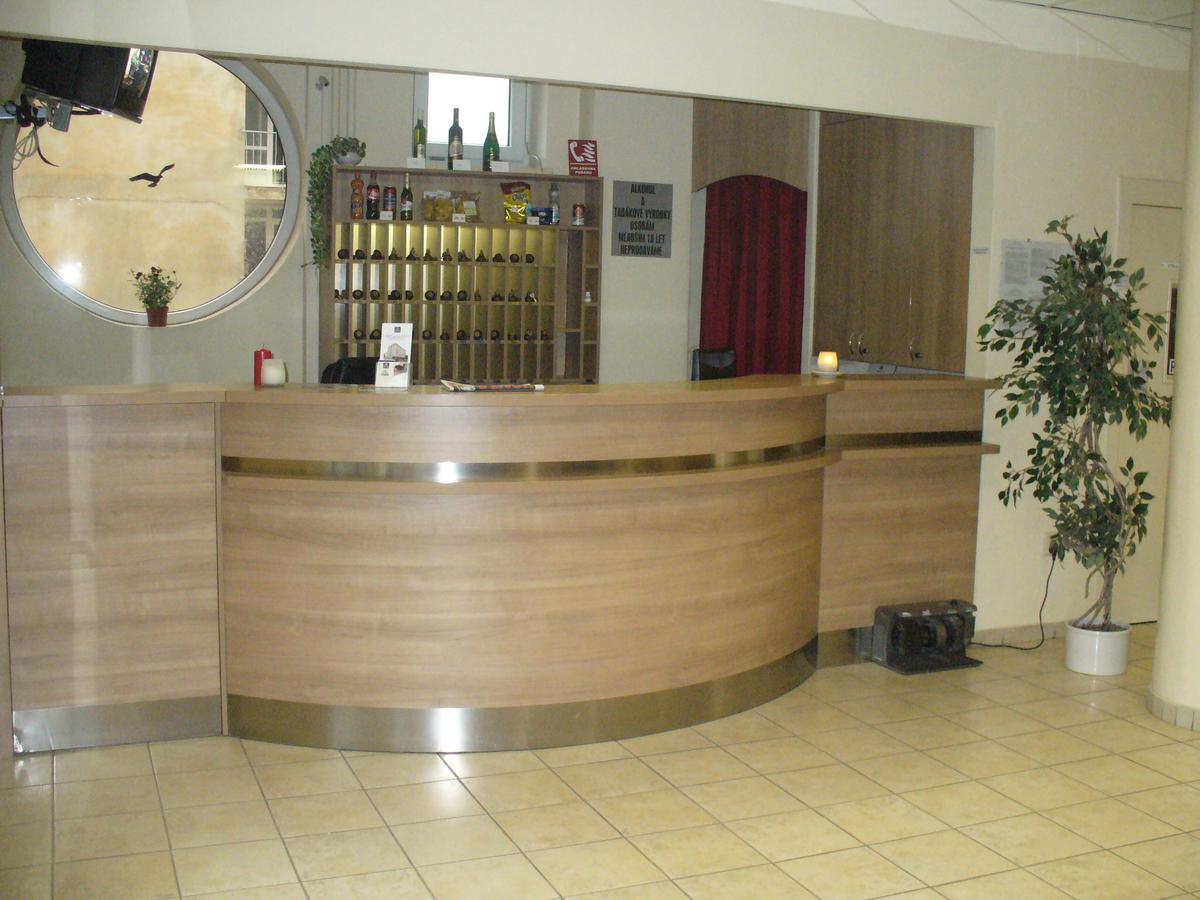 Hotel Morava Uherske Hradiste Ngoại thất bức ảnh